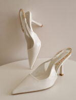 Escarpin Julia Slingback 3710 à bout pointu, en Simili cuir, avec un talon de 9 cm apporte une touche de sophistication à toute tenue.