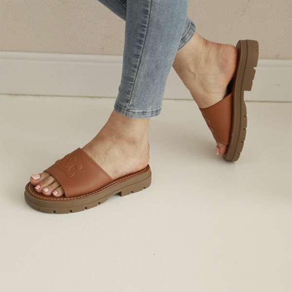 Mule Julia 2025-8