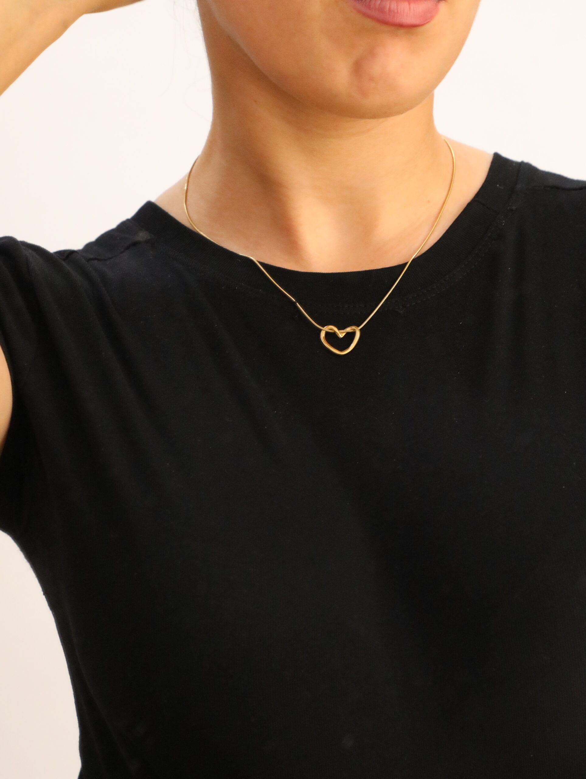 0C7A2108 Collier 617 – Image 1