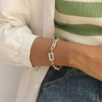Bracelet 220