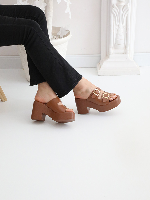 0C7A7054 Sabot Julia W-18 – Image 1