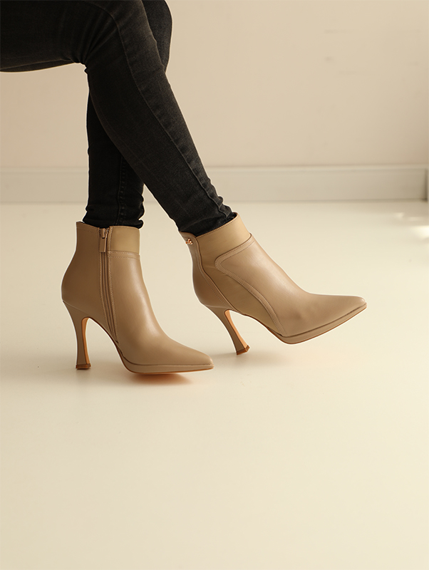 0C7A0200 Boots Julia J-02 – Image 1