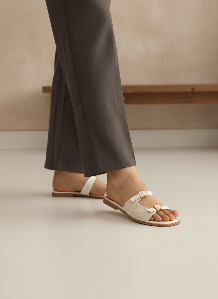 0C7A0405 Mule Julia 0073-8 – Image 1