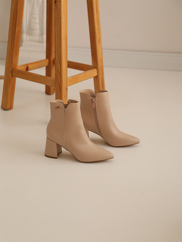 0C7A2959 Boots Julia J-11 – Image 1